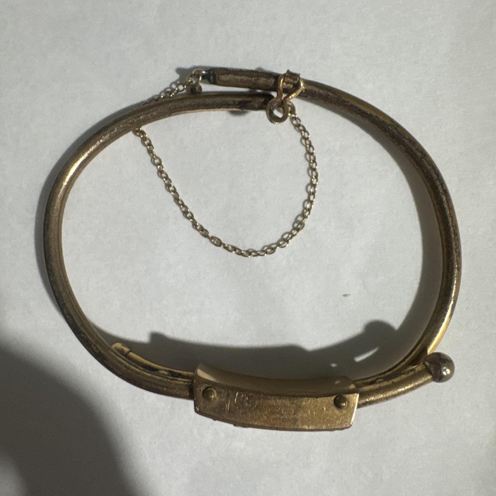 Beautiful Antique Etruscan Revival Bangle Hinged Safety chain Bracelet - Picture 7 of 7